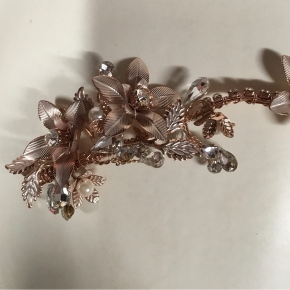 Hair Accessory.  Gold Leaf, Crystal & Rhinestone on Gold Metal Base main image 6